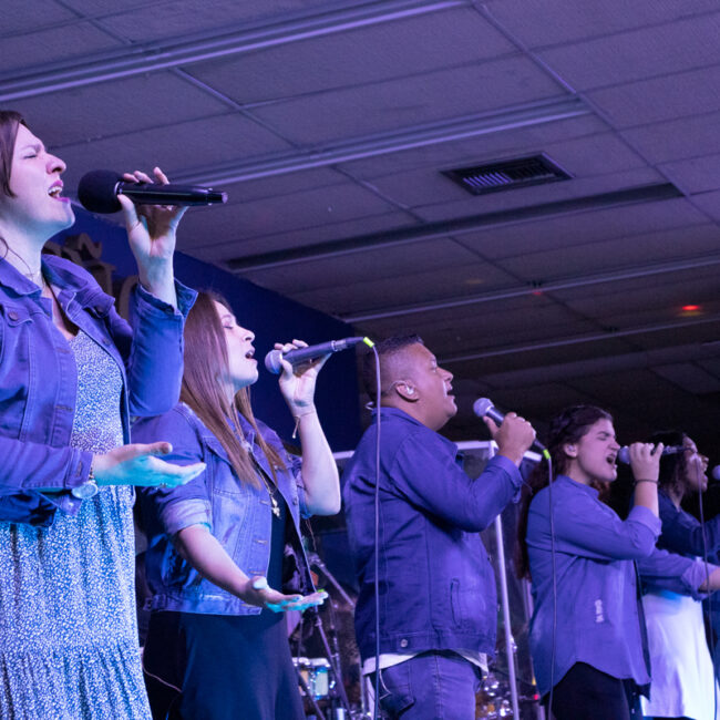 Altar de Adoración Extrema en Amor y Fe